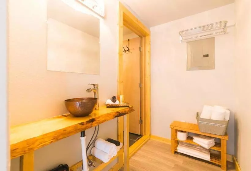 Retkeilymaja Cache Cabins