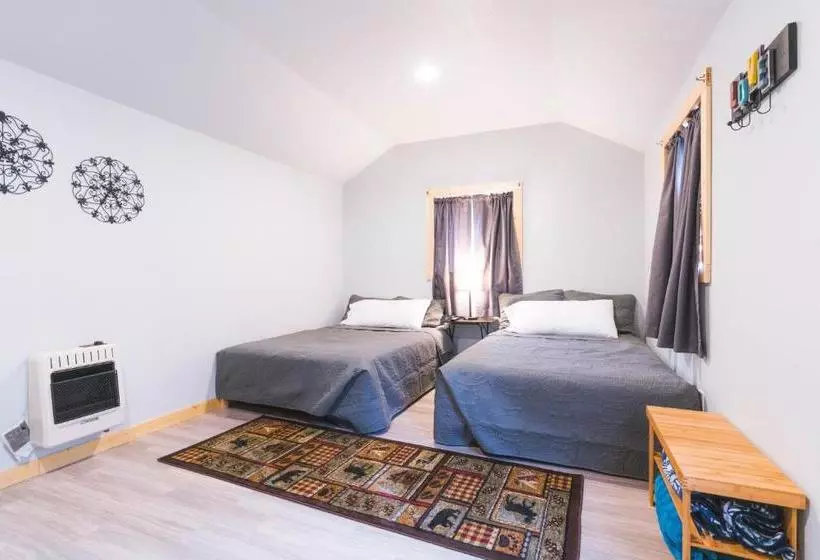 Retkeilymaja Cache Cabins