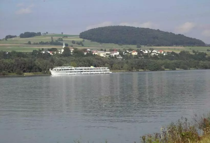 Retkeilymaja Gasthaus Donaublick