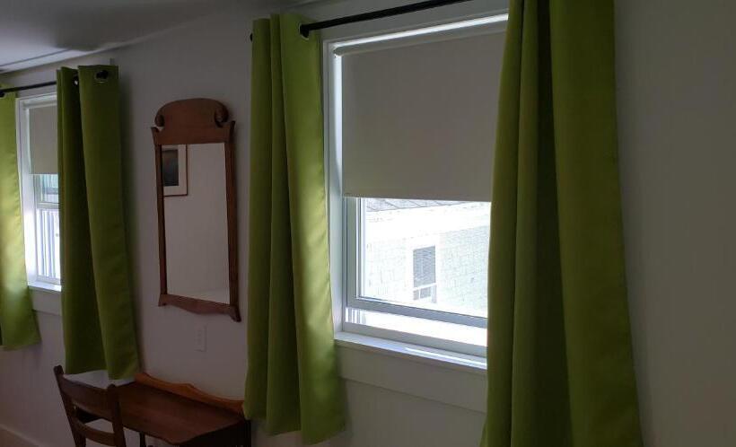 호스텔 Hawks House Inn