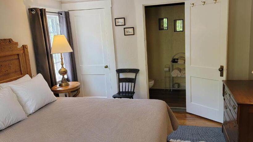 호스텔 Hawks House Inn