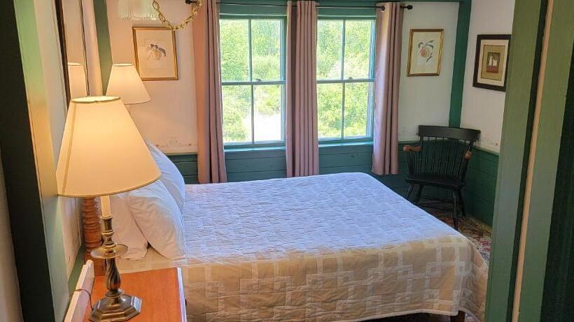 호스텔 Hawks House Inn