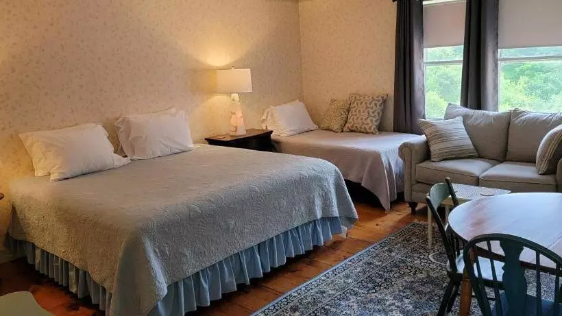 Retkeilymaja Hawks House Inn