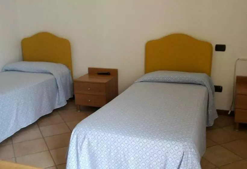 Retkeilymaja Laghi Paradiso