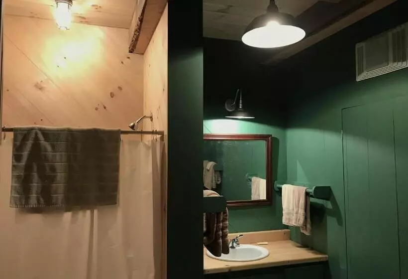 Retkeilymaja West Quoddy Station Llc