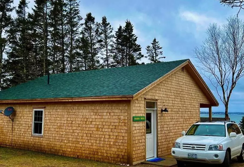 Retkeilymaja West Quoddy Station Llc