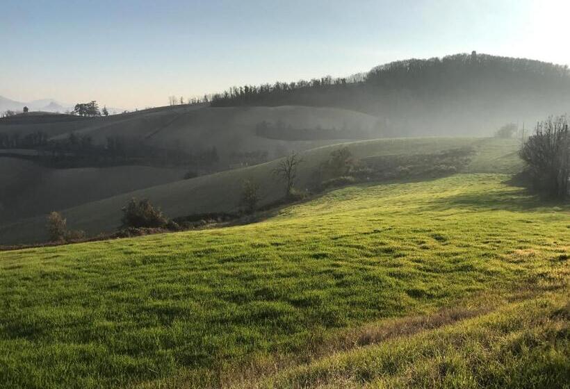 ベッドアンドブレックファースト Agriturismo Oinoe