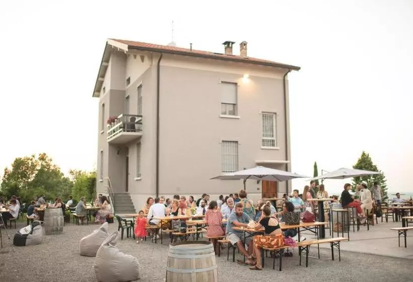 ベッドアンドブレックファースト Agriturismo Oinoe