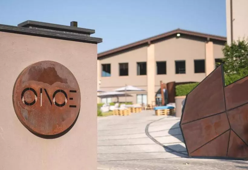 ベッドアンドブレックファースト Agriturismo Oinoe