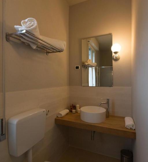 ベッドアンドブレックファースト Agriturismo Oinoe