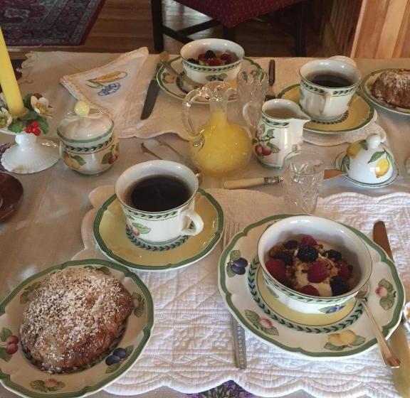 مبيت وإفطار River ' S Edge Inn