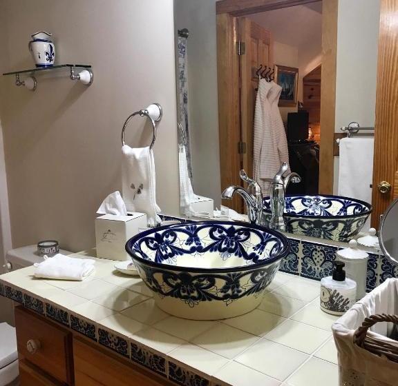 مبيت وإفطار River ' S Edge Inn