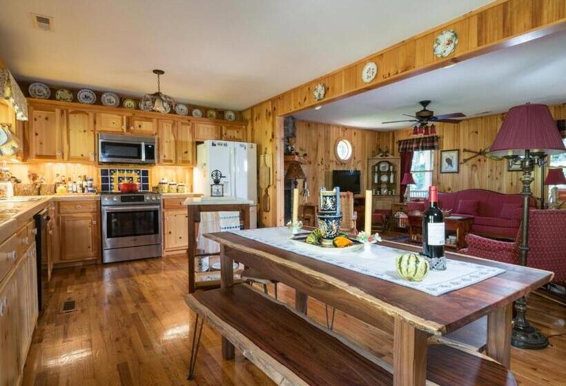 مبيت وإفطار River ' S Edge Inn