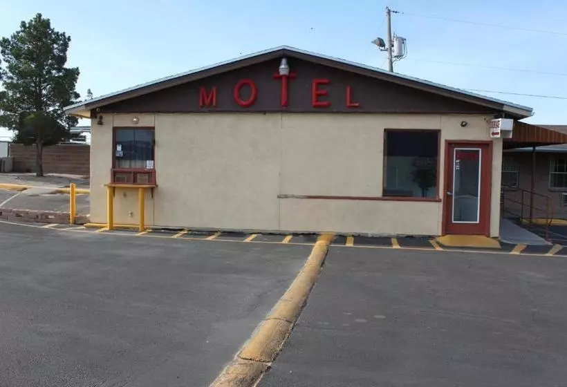 Deluxe Inn Motel