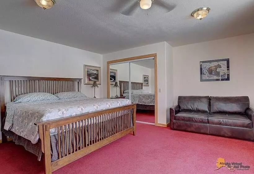 Falcon S Nest Bed & Breakfast