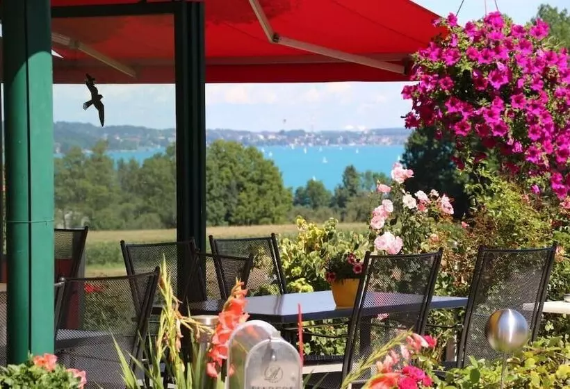 Hotelli Haberl   Attersee