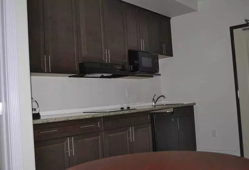 Hotelli Nova Inn Wabasca