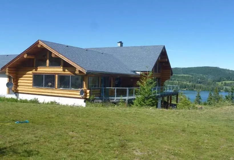 Little Black Bear Lodge/b&b