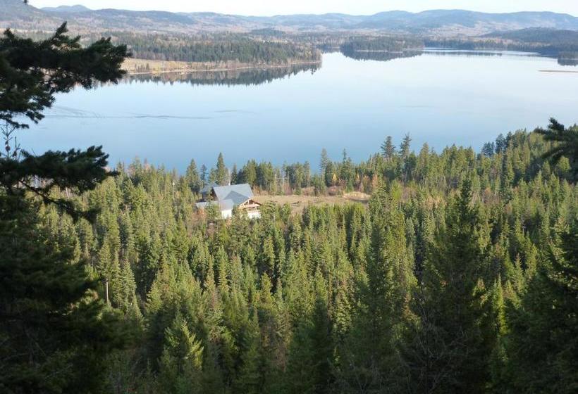 Little Black Bear Lodge/b&b