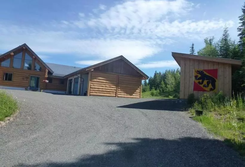 Little Black Bear Lodge/b&b