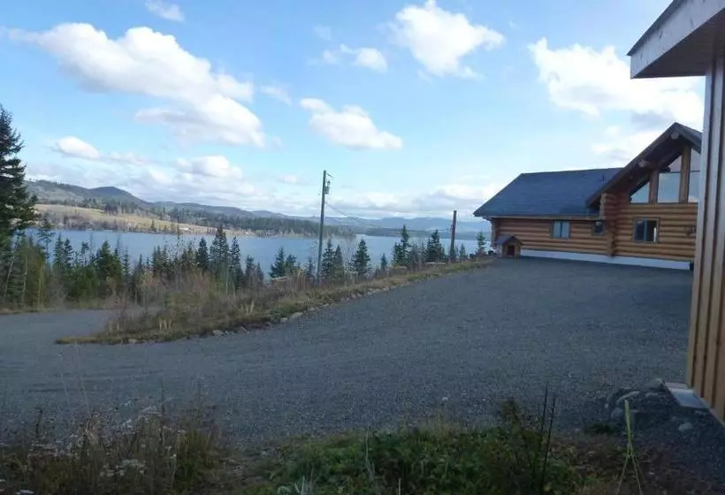 Little Black Bear Lodge/b&b