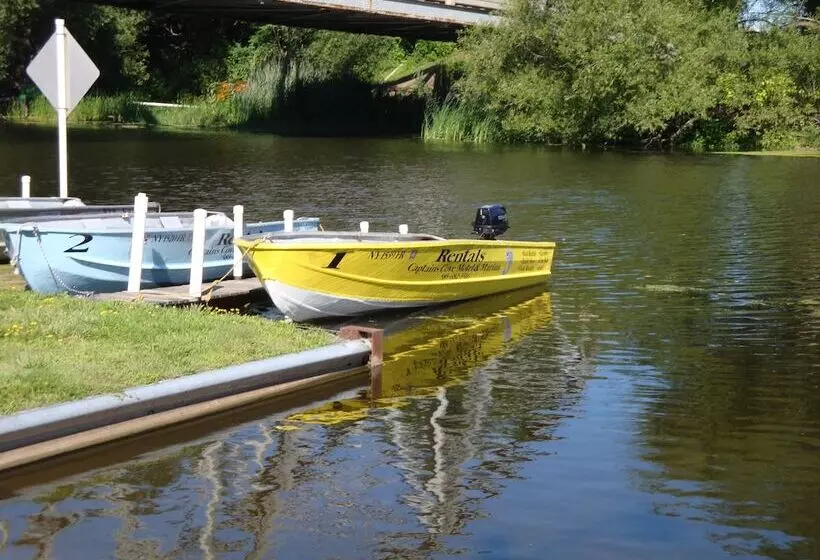 Motelli Captain S Cove