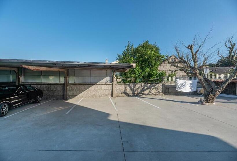 פנסיון Hostal Devesas