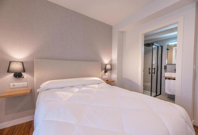 פנסיון Hostal Devesas