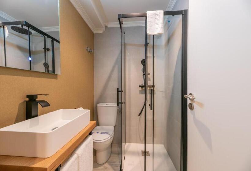 פנסיון Hostal Devesas