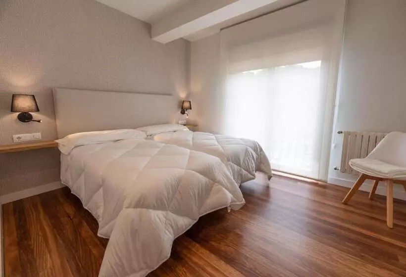 ペンション Hostal Devesas