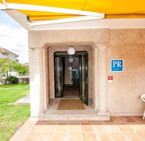 פנסיון Hostal Devesas