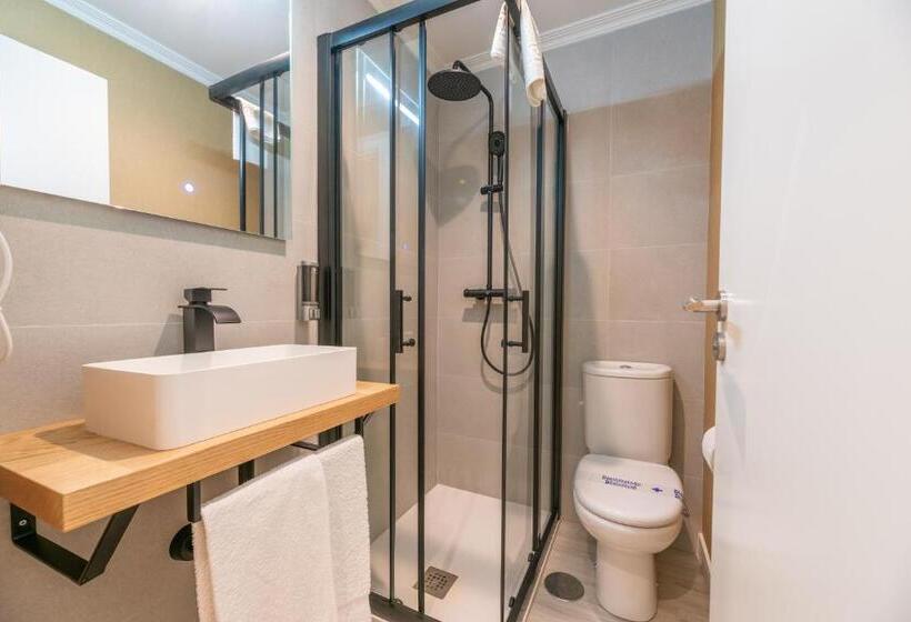 פנסיון Hostal Devesas