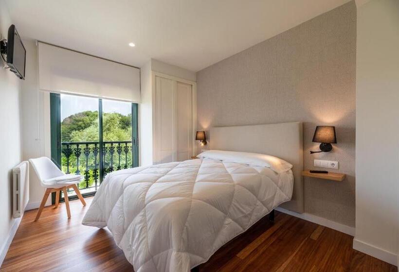 פנסיון Hostal Devesas