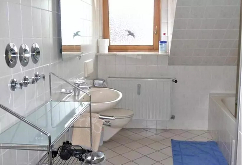 Retkeilymaja Gästehaus Reischmann