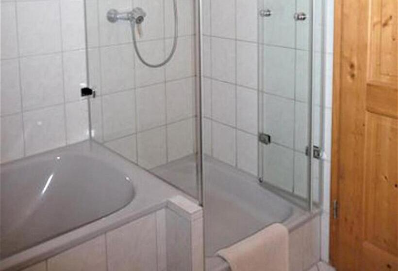 Albergue Gästehaus Reischmann