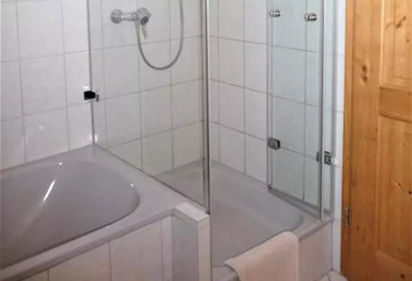 Retkeilymaja Gästehaus Reischmann