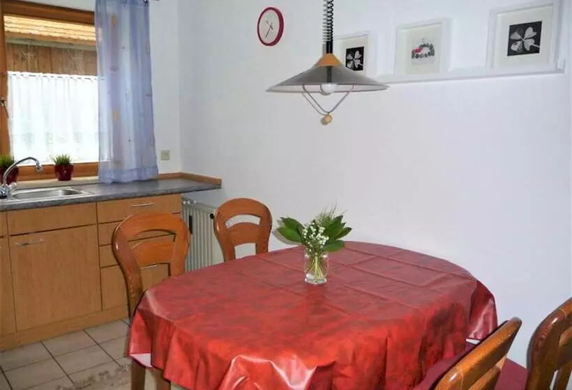 Retkeilymaja Gästehaus Reischmann