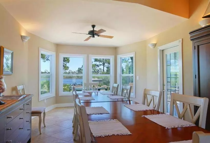 Aamiaismajoitus (B&B) Cape San Blas Inn