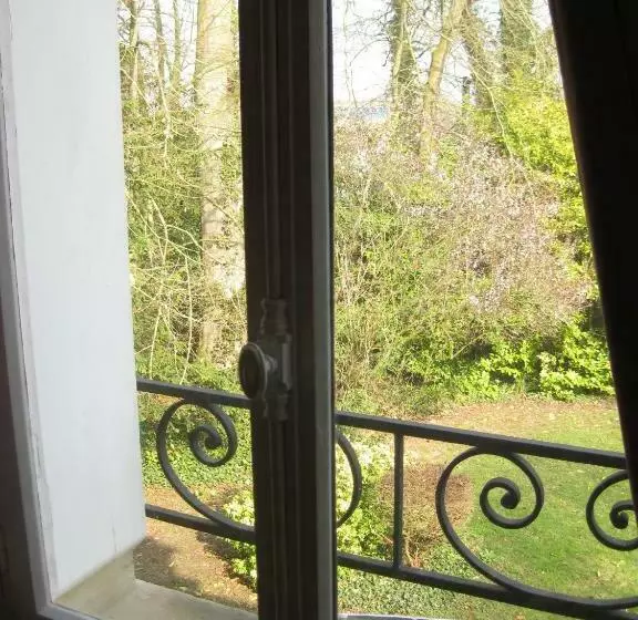 ベッドアンドブレックファースト Château De Launay