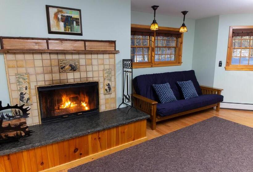 צימר Trails End Inn