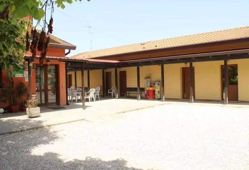 ホテル Agriturismo La Fraterna