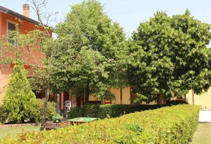 ホテル Agriturismo La Fraterna