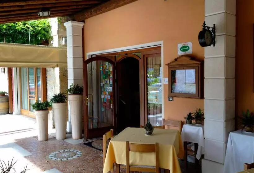 Hotelli Albergo Isetta