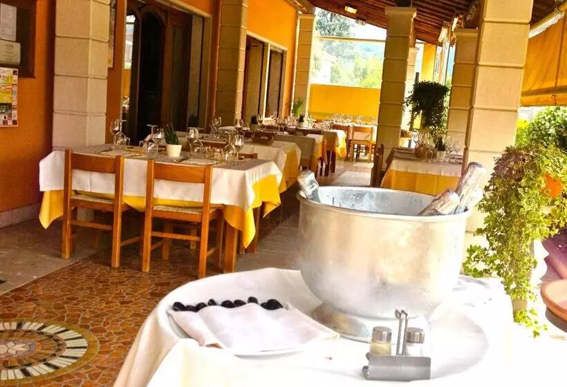 Hotelli Albergo Isetta