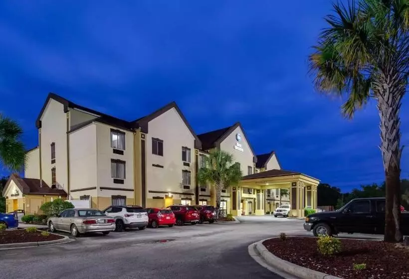 ホテル Best Western Executive Inn   Latta