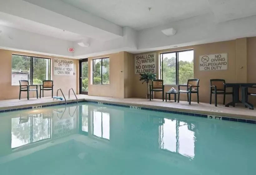ホテル Best Western Executive Inn   Latta