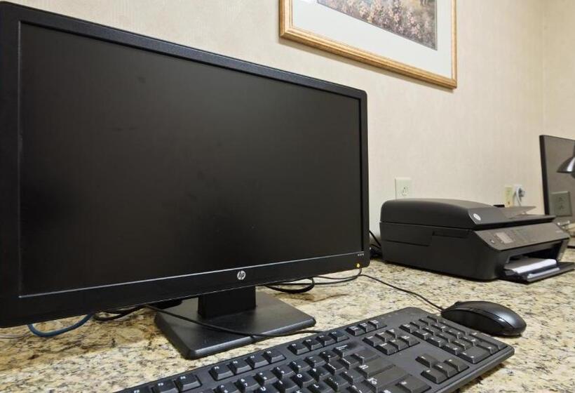 Отель Best Western Executive Inn   Latta