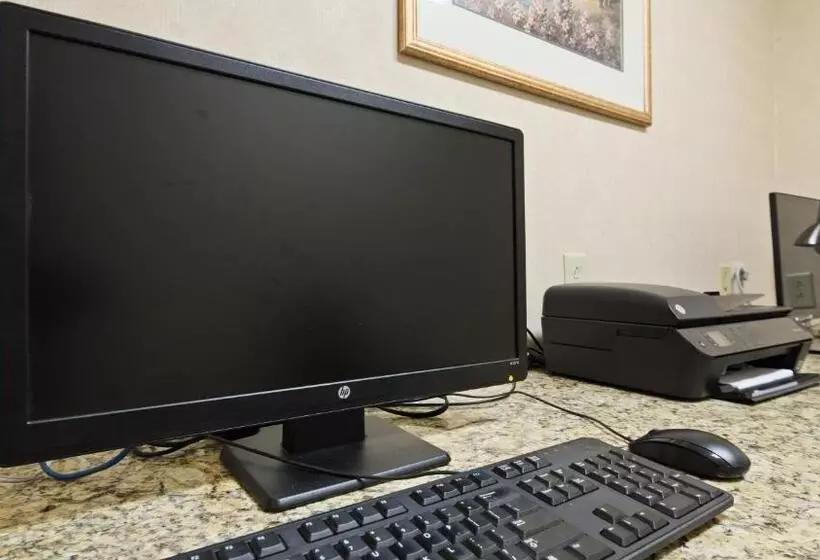 ホテル Best Western Executive Inn   Latta