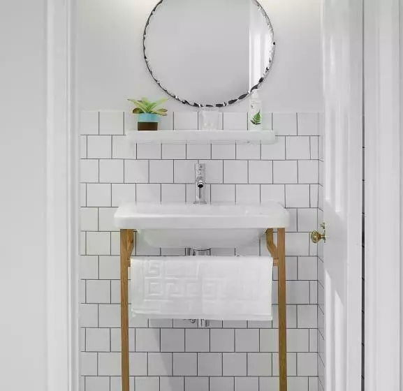 Hotelli Compasses Inn