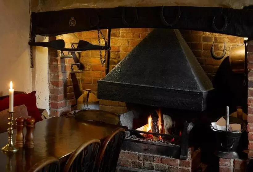 Hotelli Compasses Inn